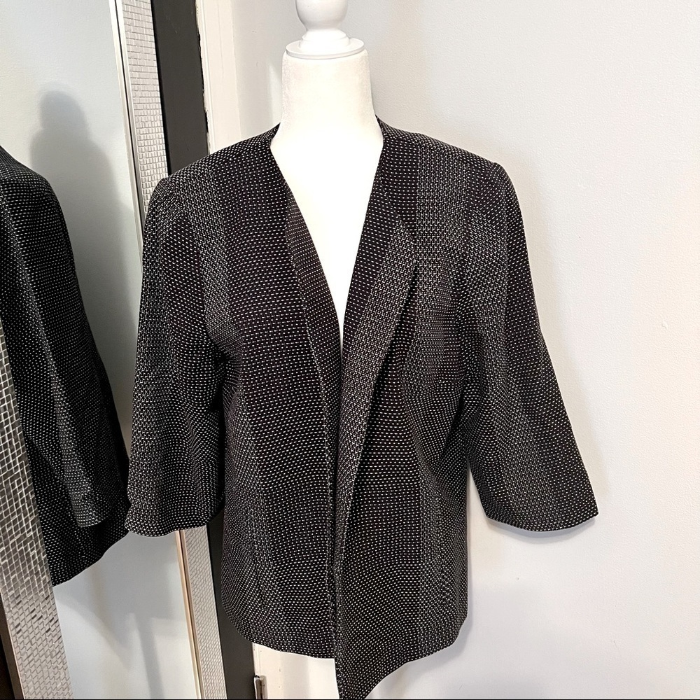 EILEEN Fisher Black & White Open Blazer with Slit in back Size Medium